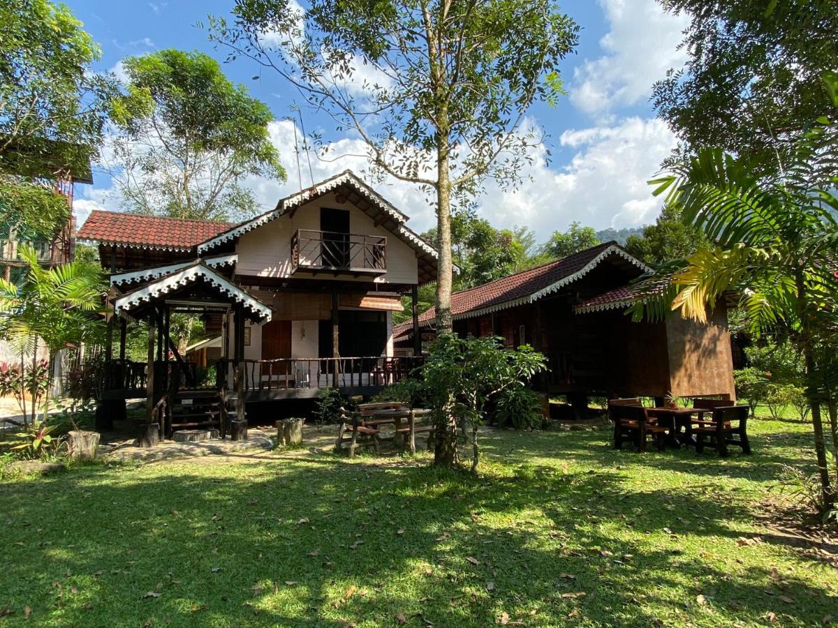 Rustic Chalet - Dahlia N Mawar At Sedim Vista Kulim Eksteriør billede