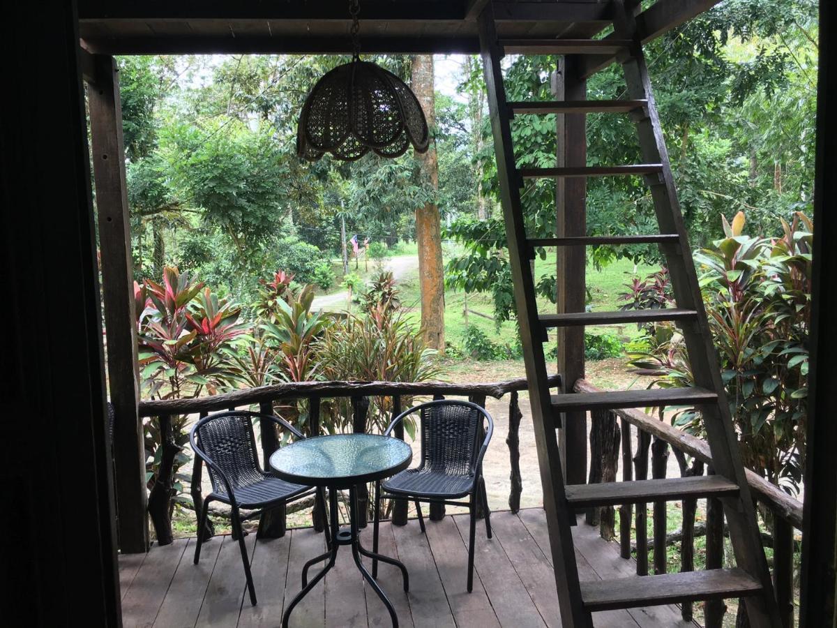 Rustic Chalet - Dahlia N Mawar At Sedim Vista Kulim Eksteriør billede